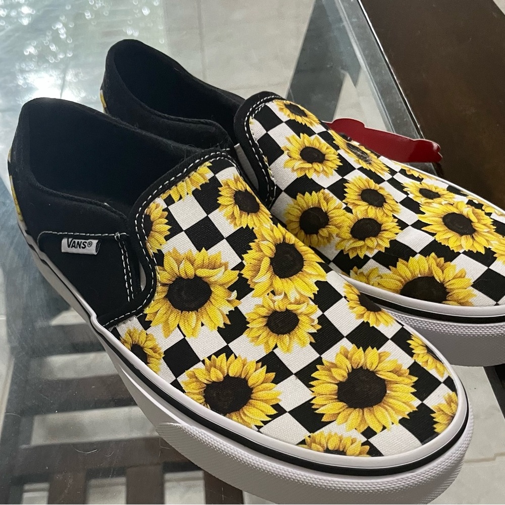 NWT Vans Sneakers
